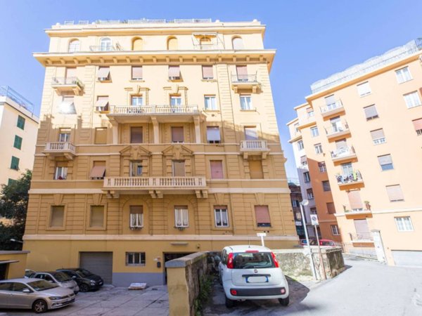 appartamento in vendita a Genova in zona Carignano