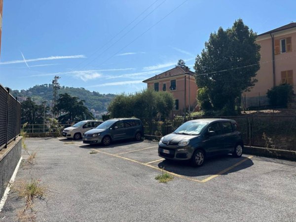 negozio in vendita a Genova in zona Pontedecimo