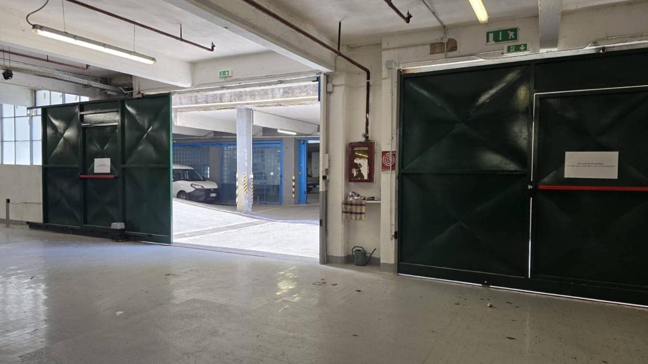negozio in vendita a Genova in zona Sestri Ponente