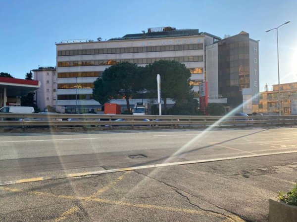 negozio in vendita a Genova