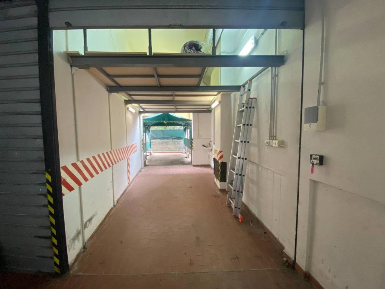 locale di sgombero in vendita a Genova in zona Oregina