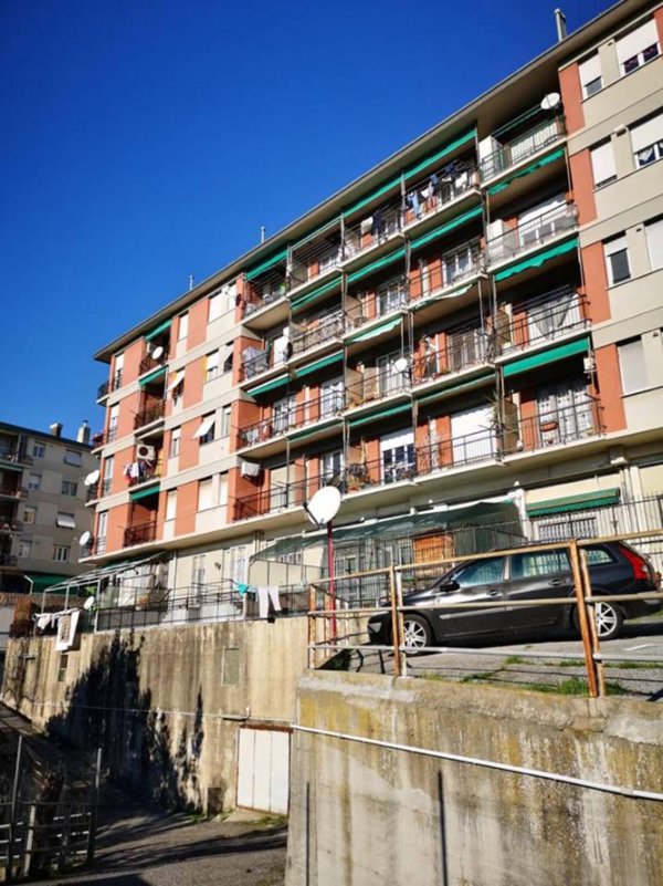 appartamento in vendita a Genova in zona Palmaro / Pra'