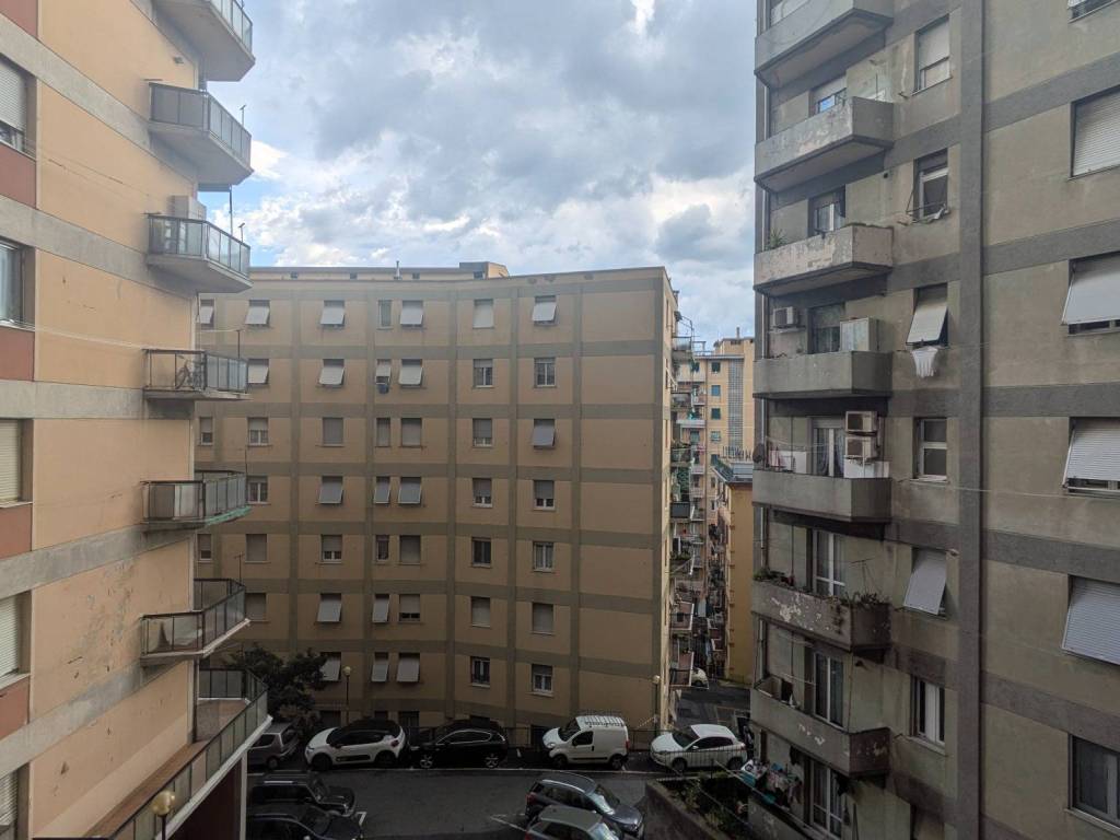 appartamento in vendita a Genova in zona Sampierdarena