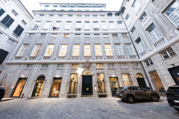 appartamento in vendita a Genova in zona Sottoripa / Maddalena / Molo