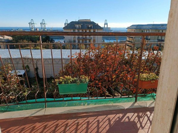 appartamento in vendita a Genova in zona Palmaro / Pra'