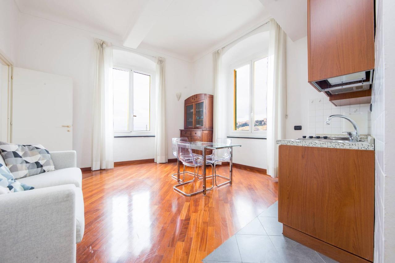 appartamento in vendita a Genova in zona Lagaccio / Granarolo