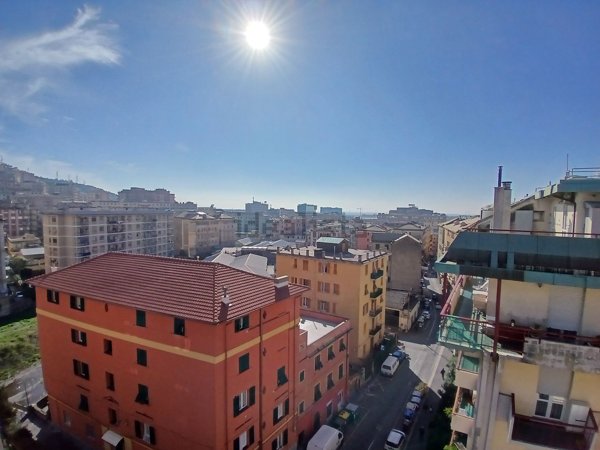 appartamento in vendita a Genova in zona Sestri Ponente