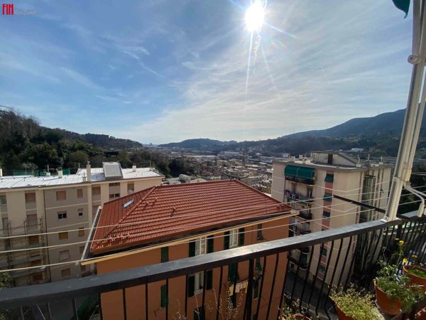 appartamento in vendita a Genova in zona Rivarolo
