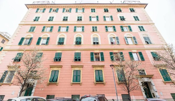 appartamento in vendita a Genova in zona Carignano
