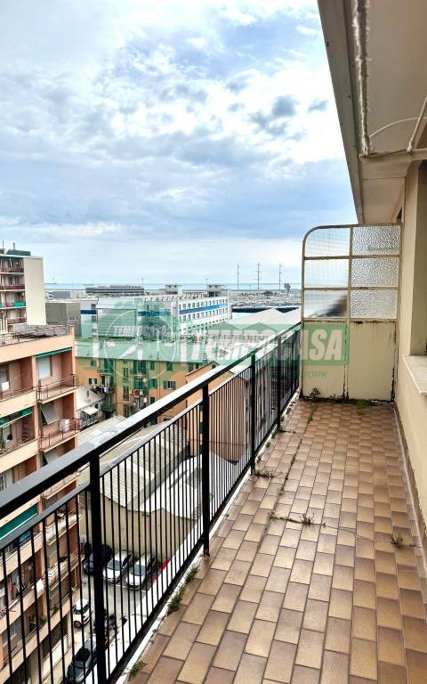 appartamento in vendita a Genova in zona Sestri Ponente