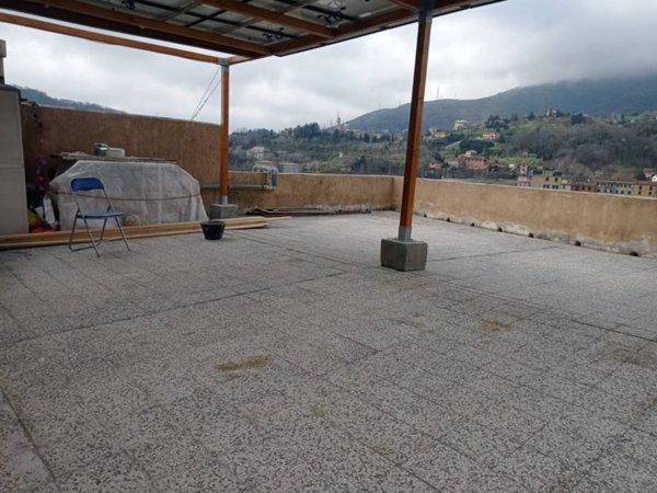 appartamento in vendita a Genova in zona Rivarolo