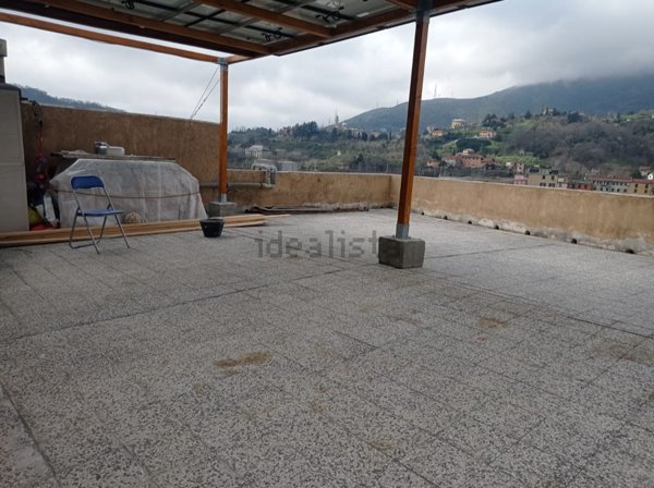appartamento in vendita a Genova in zona Rivarolo