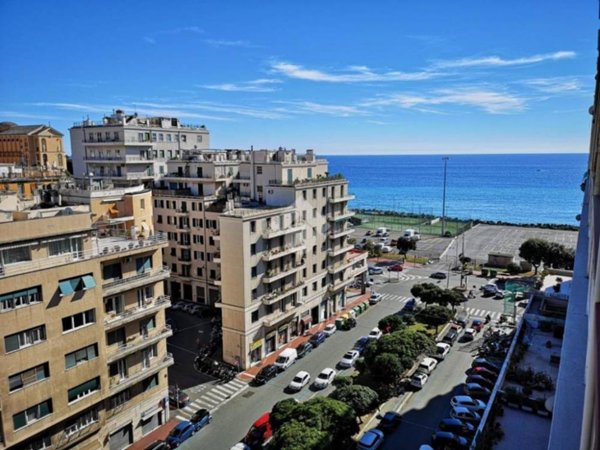 appartamento in vendita a Genova in zona Foce