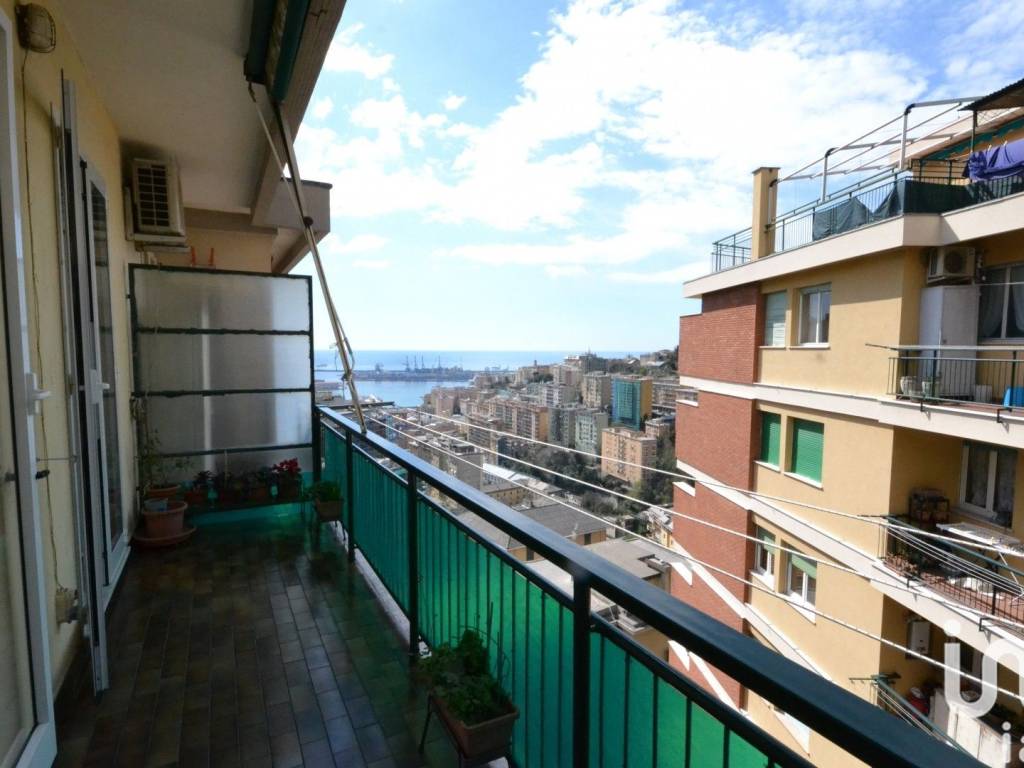 appartamento in vendita a Genova in zona Oregina