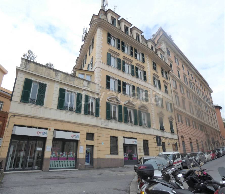 appartamento in vendita a Genova in zona Sottoripa / Maddalena / Molo