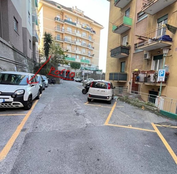 appartamento in vendita a Genova in zona Molassana