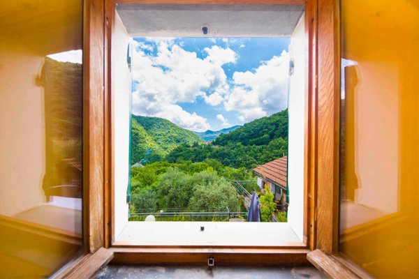 casa indipendente in vendita a Genova in zona Molassana