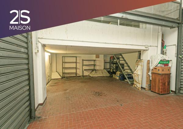 negozio in vendita a Genova in zona Marassi