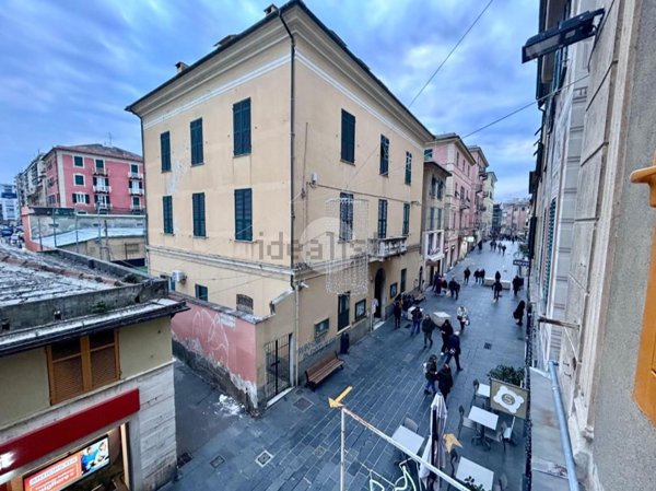 appartamento in vendita a Genova in zona Sestri Ponente