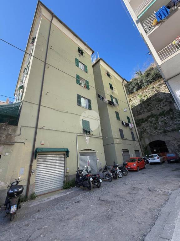 appartamento in vendita a Genova in zona Staglieno