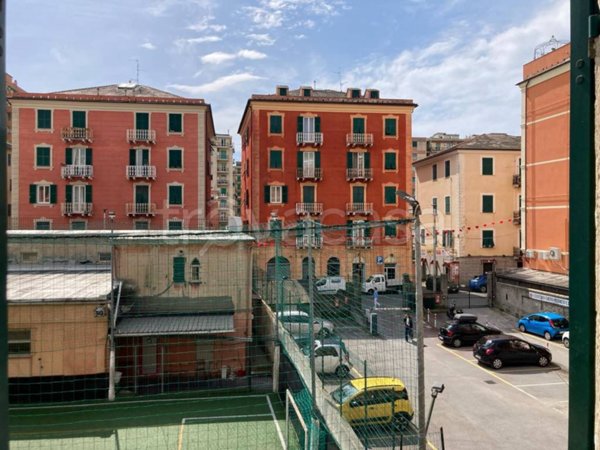 appartamento in vendita a Genova in zona Sestri Ponente