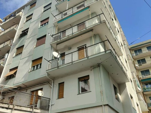appartamento in vendita a Genova in zona Rivarolo