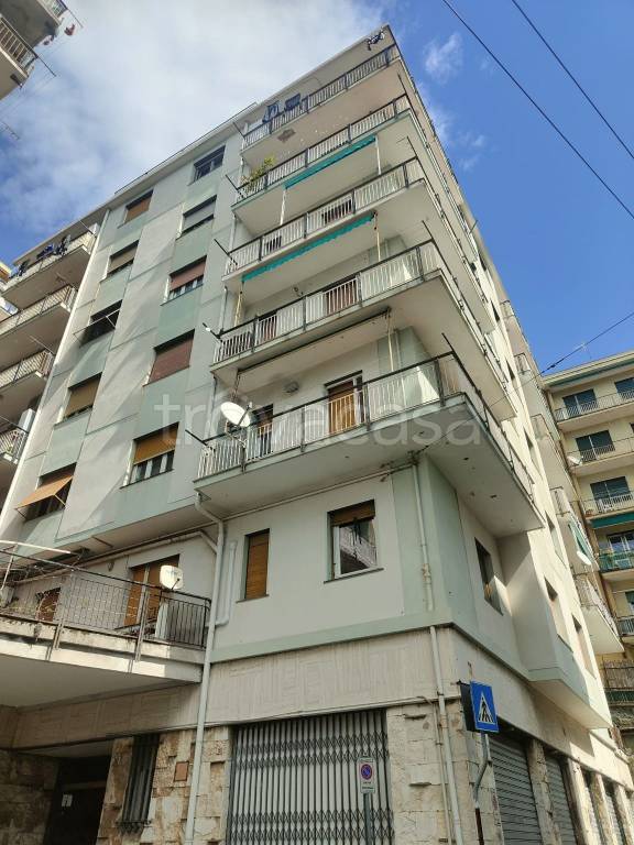 appartamento in vendita a Genova in zona Rivarolo