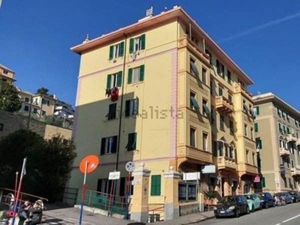 appartamento in vendita a Genova in zona Sturla
