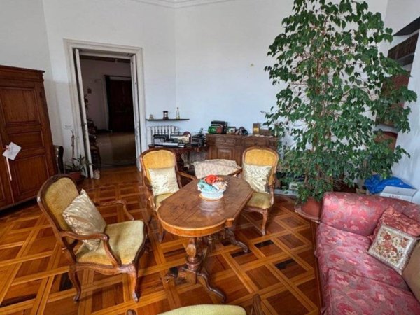 appartamento in vendita a Genova in zona Castelletto