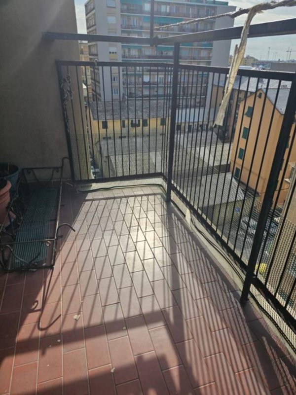 appartamento in vendita a Genova in zona Sestri Ponente