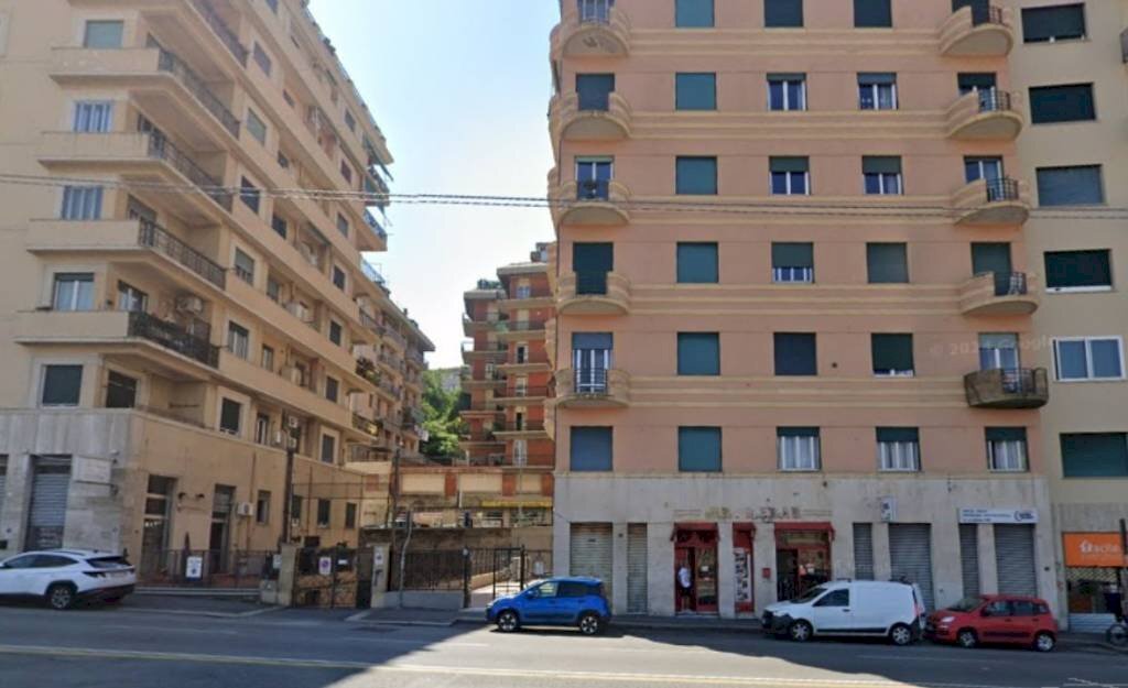 locale commerciale in vendita a Genova in zona Albaro