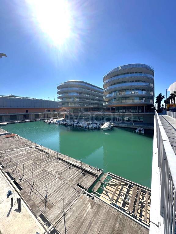 appartamento in vendita a Genova in zona Carignano