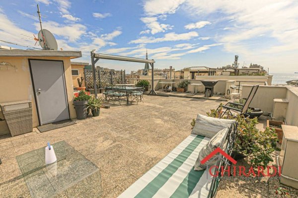 appartamento in vendita a Genova in zona Foce