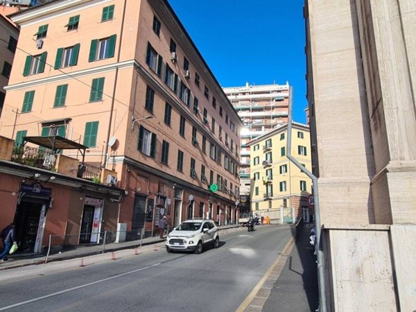 negozio in vendita a Genova in zona DiNegro