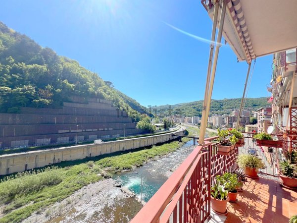 appartamento in vendita a Genova in zona Molassana