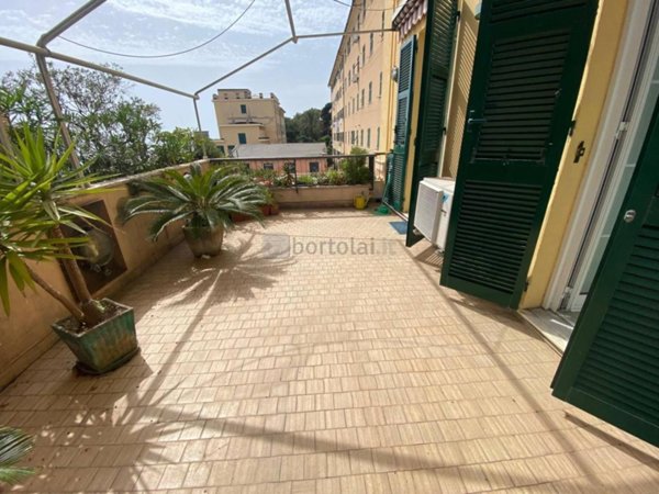 appartamento in vendita a Genova in zona Quarto dei Mille