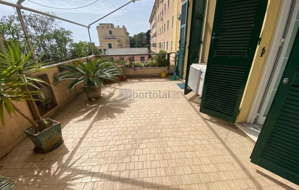 appartamento in vendita a Genova in zona Quarto dei Mille