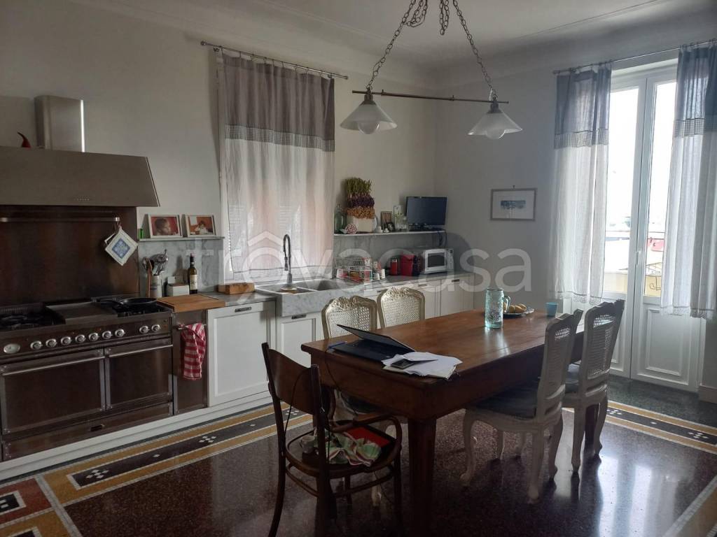 appartamento in vendita a Genova in zona Sestri Ponente