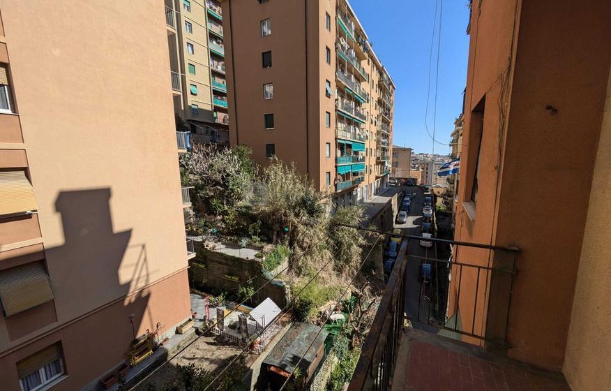 appartamento in vendita a Genova in zona Marassi
