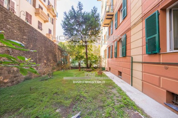 appartamento in vendita a Genova in zona Foce