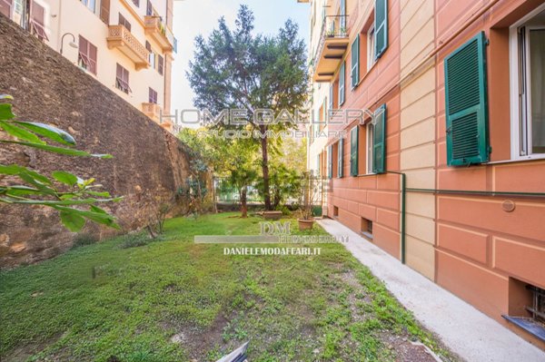 appartamento in vendita a Genova in zona Foce