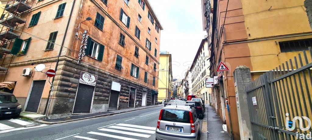 trivano in vendita a Genova in zona DiNegro