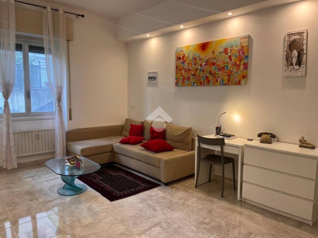 appartamento in vendita a Genova in zona Staglieno