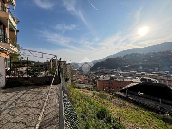 appartamento in vendita a Genova in zona Bolzaneto