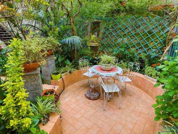 appartamento in vendita a Genova in zona Quezzi