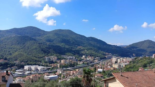 appartamento in vendita a Genova in zona Struppa