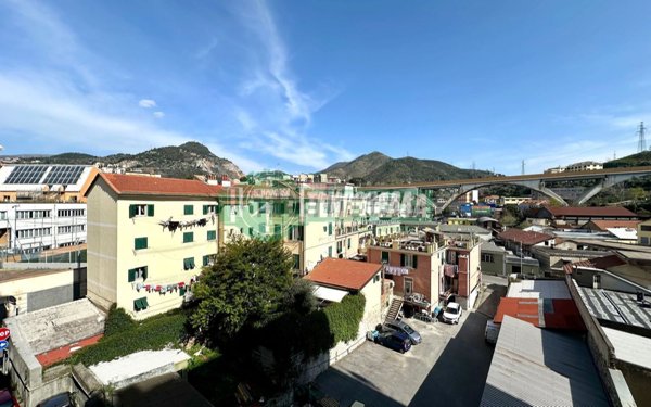 appartamento in vendita a Genova in zona Sestri Ponente