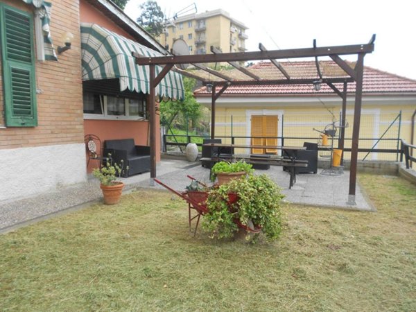 casa indipendente in vendita a Genova in zona Pontedecimo