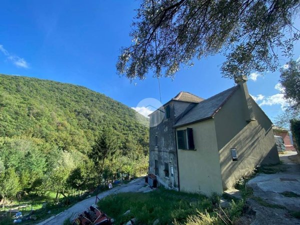 casa indipendente in vendita a Genova
