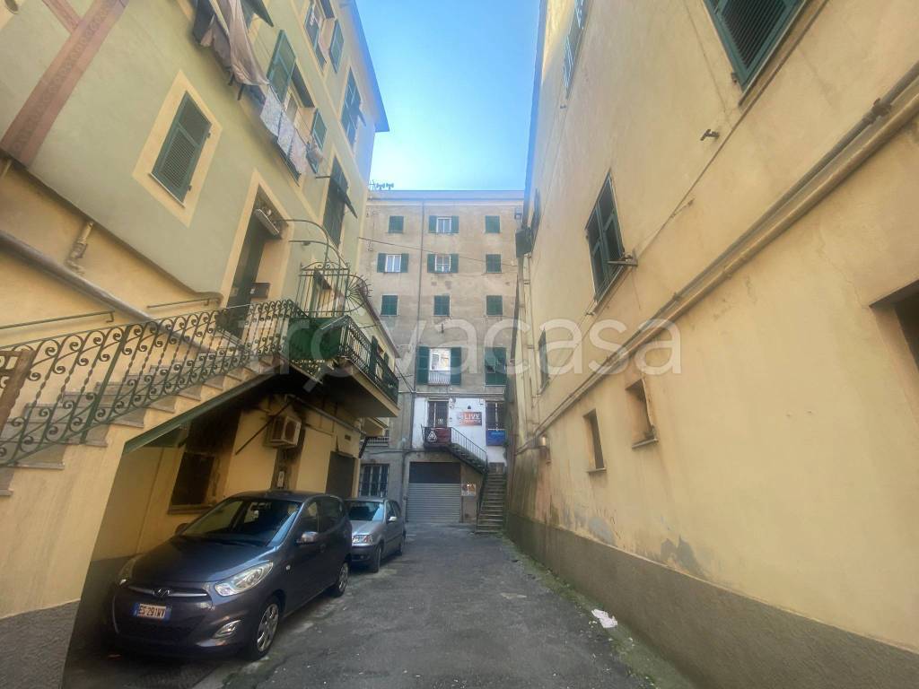 trivano in vendita a Genova in zona Marassi